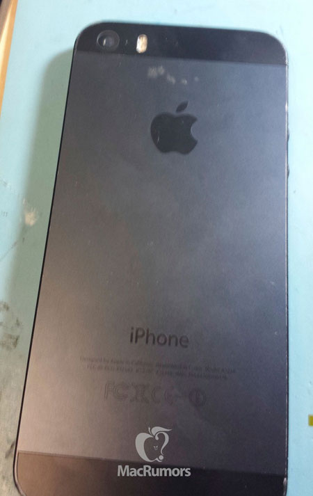 В сеть утекли новые изображения iPhone 5S В сеть утекли новые изображения iPhone 5S